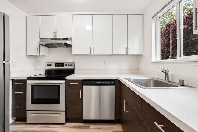 Building Photo - 2610 K St NE
