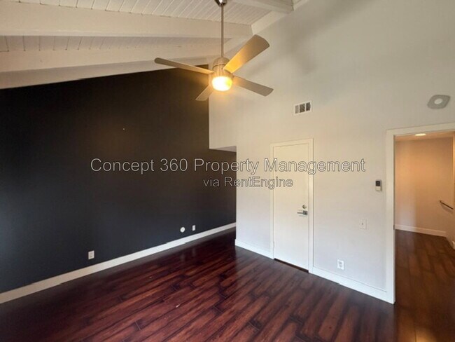 Building Photo - 1381 S Walnut St