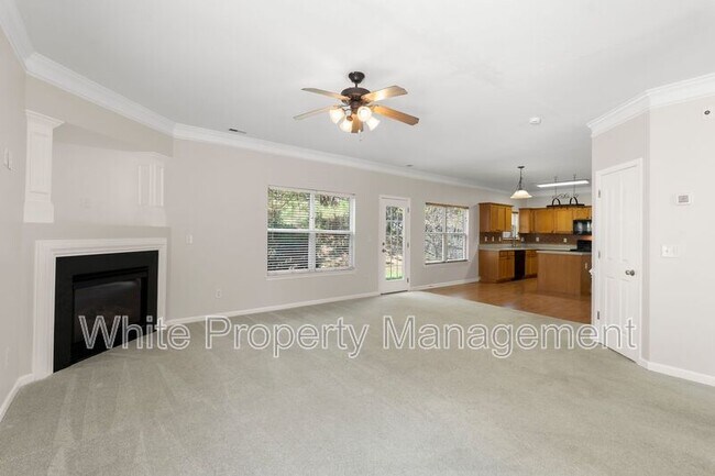 Building Photo - 12427 Oakton Hunt Dr