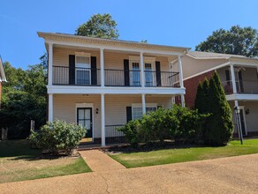 Building Photo - 117 Twin Gates Drive