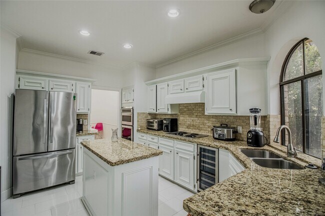 Building Photo - 1914 Hickory Lawn Dr