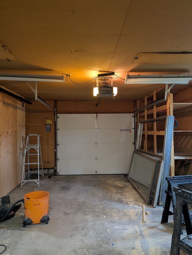 Building Photo - 1460 Marjorie St