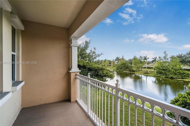 Building Photo - 4025 Cascada Cir