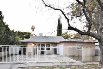 Building Photo - 6451 Gaviota Ave