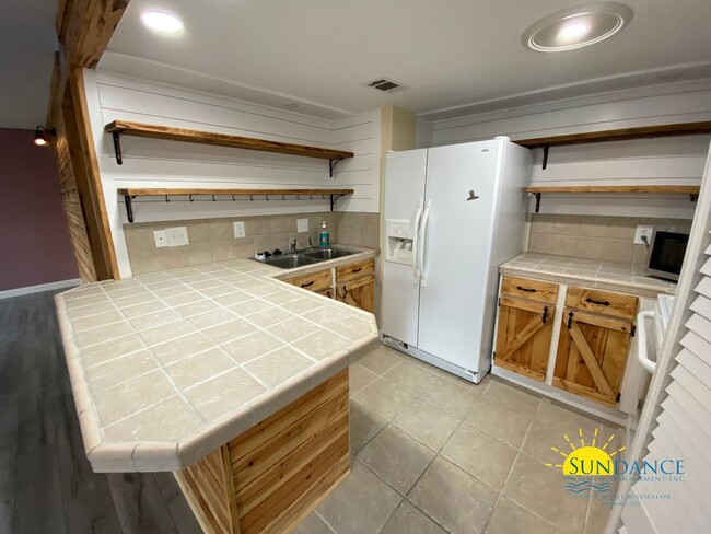 Building Photo - Beautiful 2 Bedroom Unit in Finisterra!