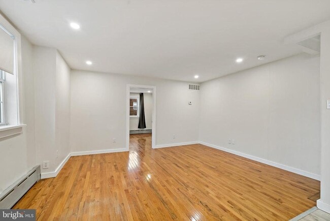 Building Photo - 2849 S 11th St