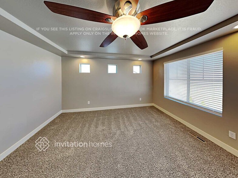 Building Photo - 9234 Castle Oaks Dr