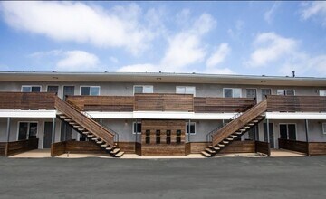 Building Photo - Updated 2 Bed 1 Bath Near SDSU