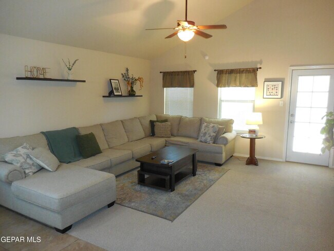 Building Photo - 12572 Paseo Lindo Dr