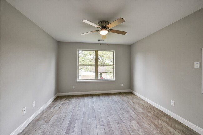 Building Photo - 6835 Tara Dr