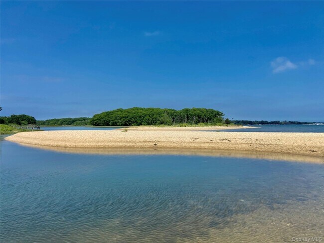 Building Photo - 1875 Bayview Ave