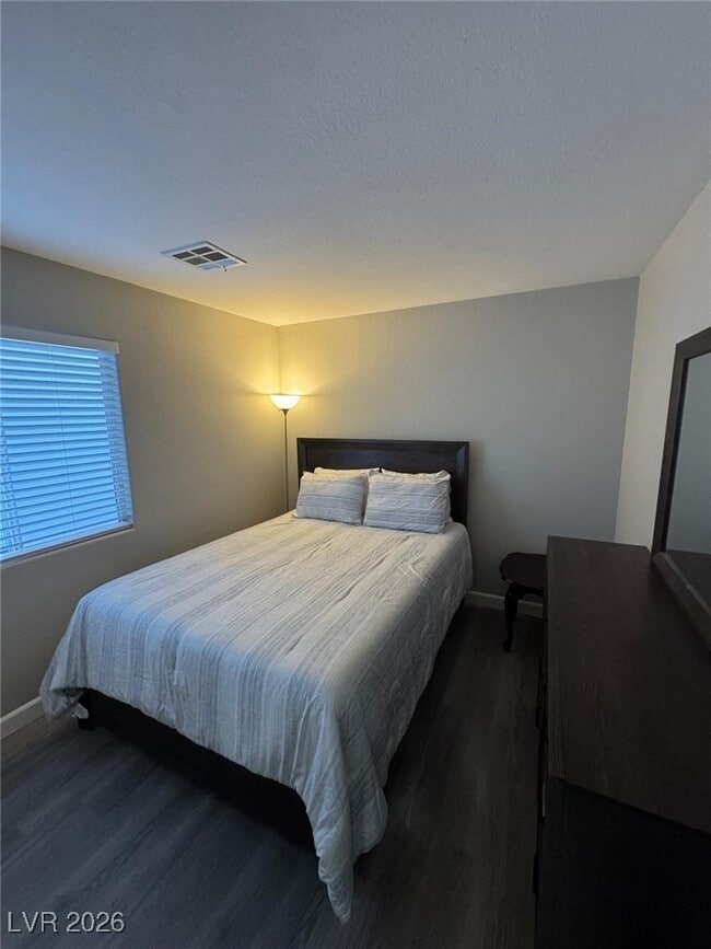 Building Photo - 2050 Towering Pines St