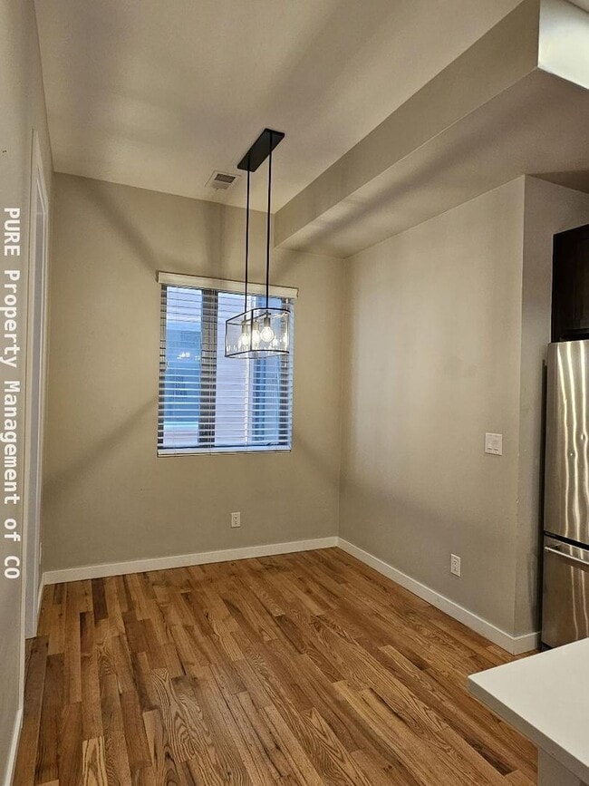 Building Photo - Beautiful 2 BR 4BA in the Highlands