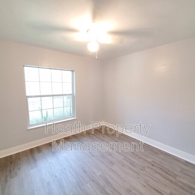 Building Photo - 1735 25th St S