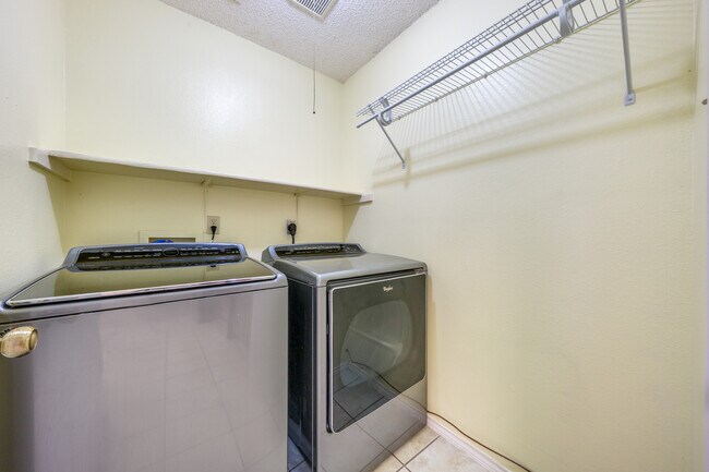 Building Photo - 6863 Cypress Mist Dr