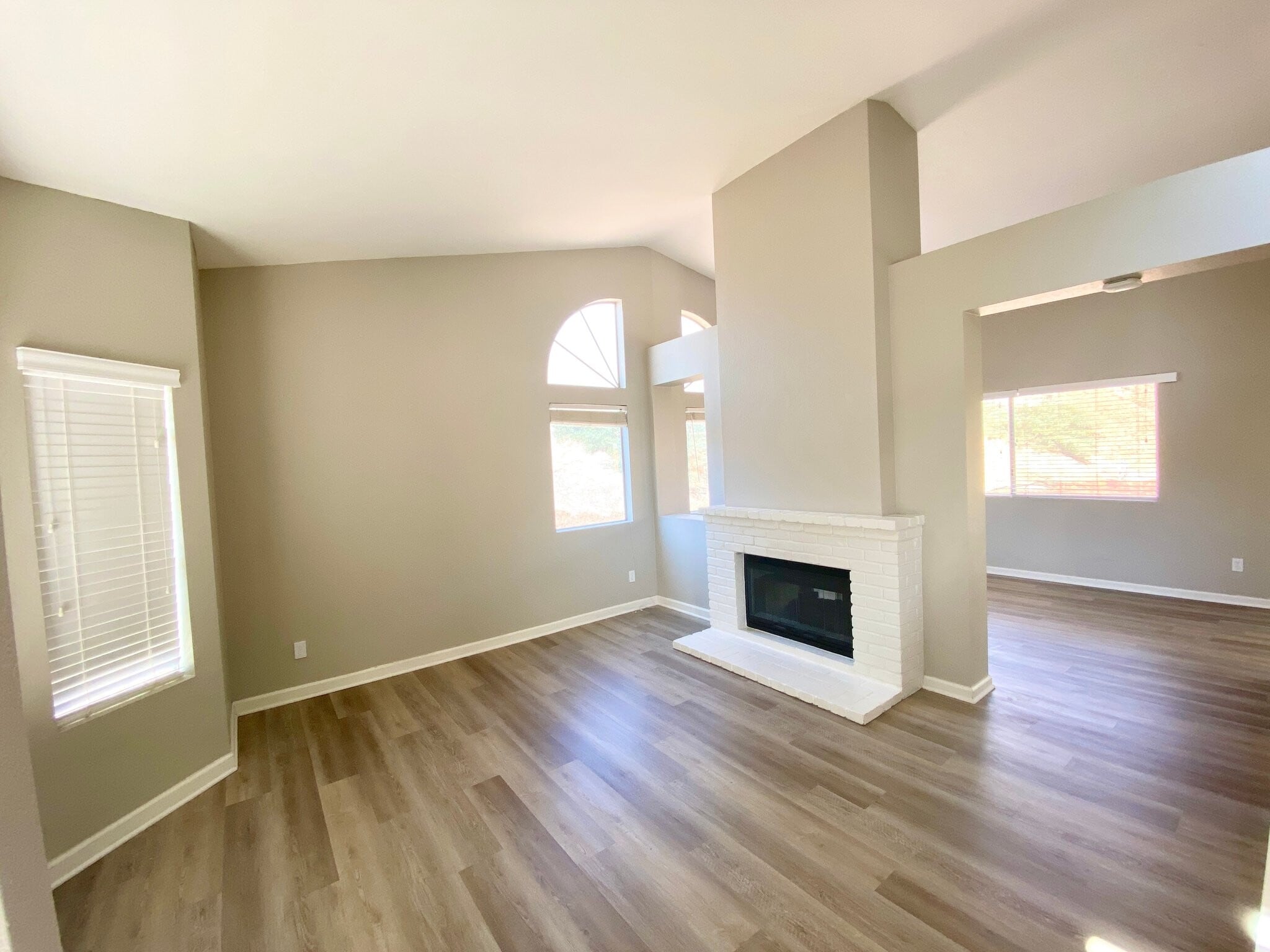 Building Photo - 1335 Darwin Dr