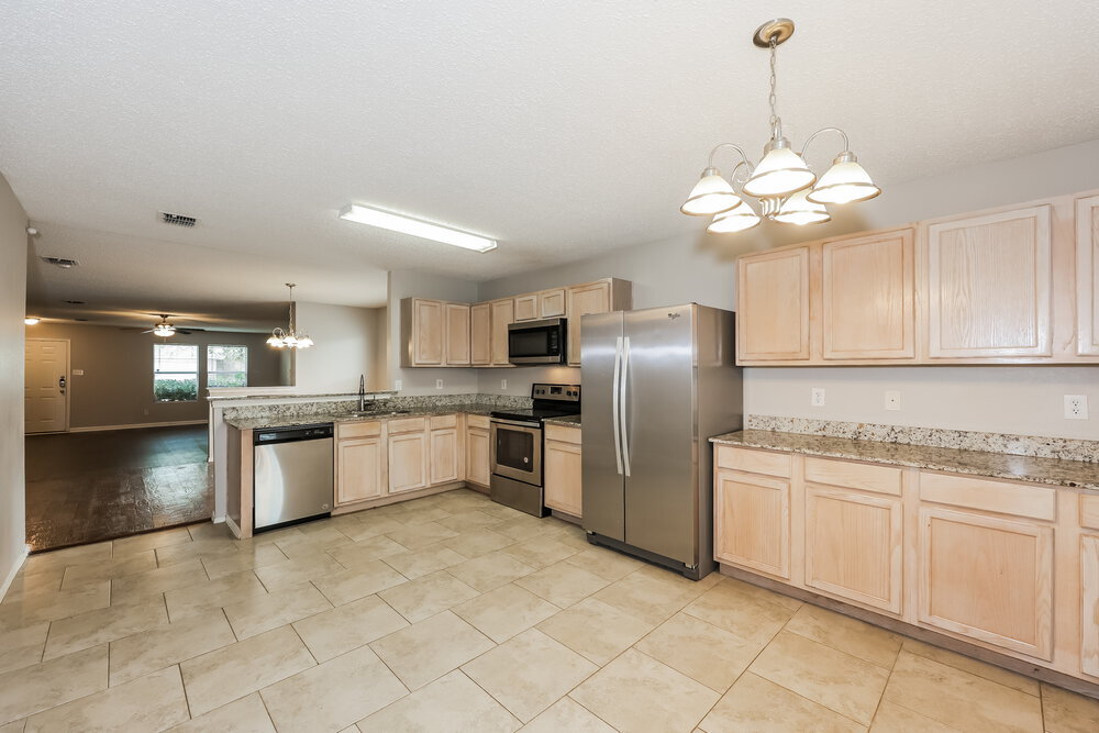 Building Photo - 8412 Seven Oaks Ln