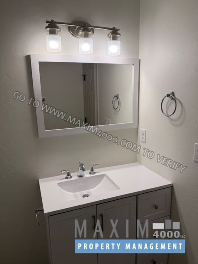 Building Photo - 2721 Patterson Rd