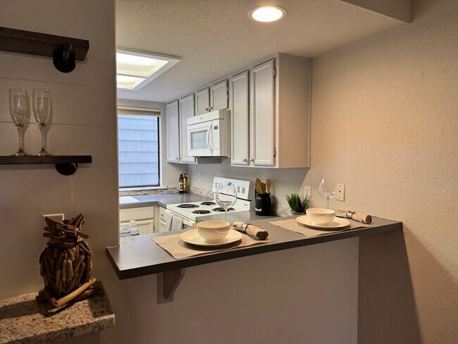 Building Photo - 8407 18th Ave W