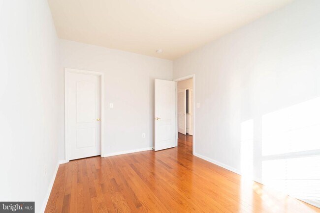 Building Photo - 4631 Carisbrooke Ln