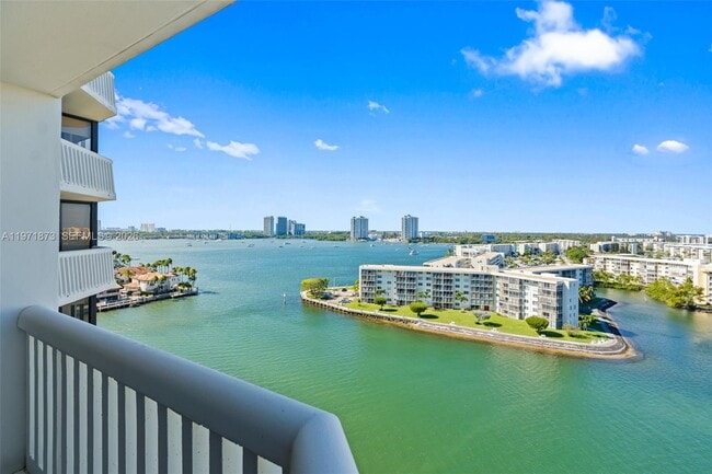 Building Photo - 1000 W Island Blvd