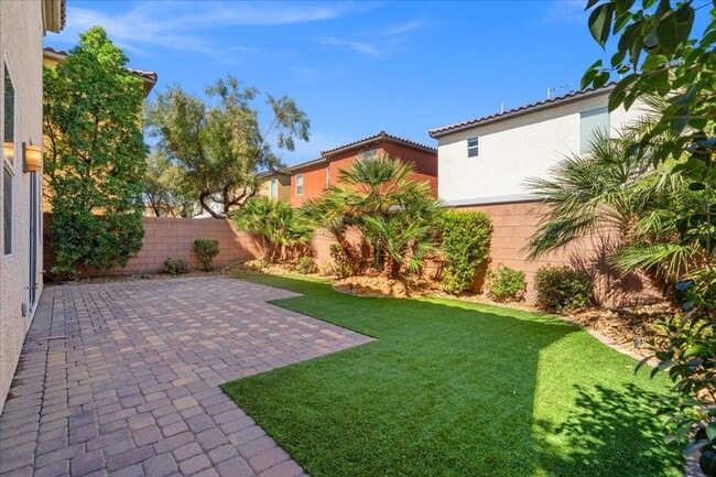 Building Photo - Sophisticated 3 Bedroom Retreat with Designer Finishes & Entertainer’s Backyard