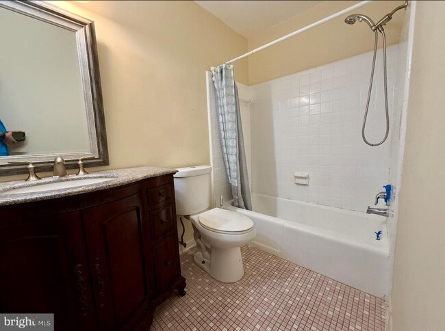 Building Photo - 9531 Burdett Rd