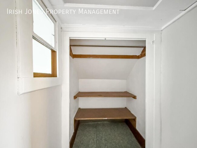 Building Photo - 270 Locust St