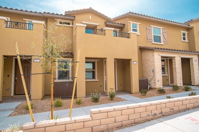 Building Photo - COMING SOON!! GorgeousTownhome in Summerlin