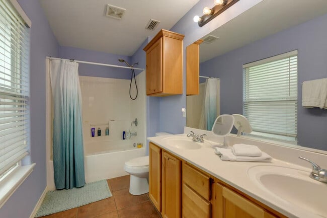 Building Photo - 1509 Oak Harbor Dr