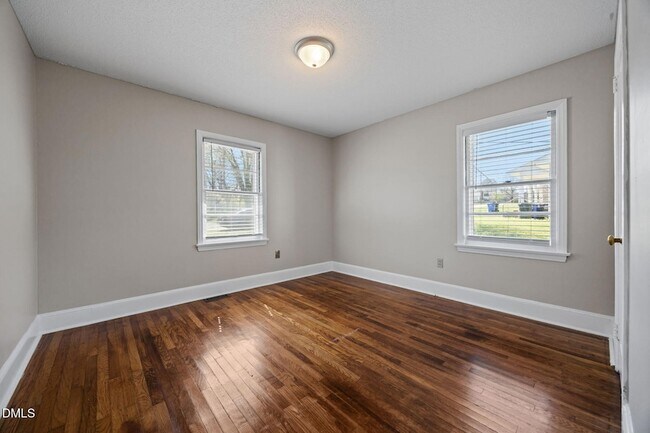 Building Photo - 1208 S 9th St