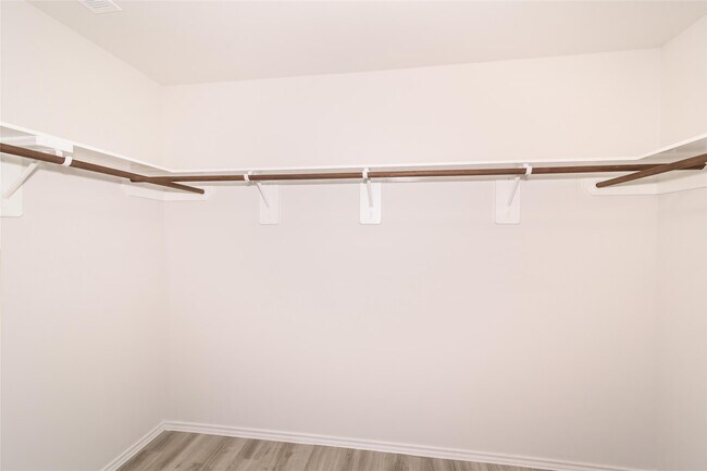 Building Photo - 8614 Middleton Oaks Cir