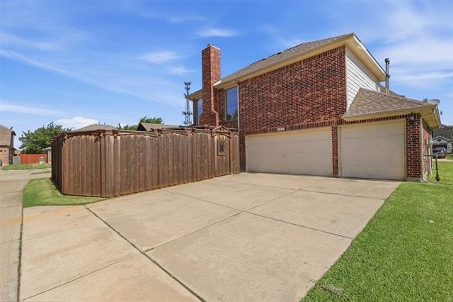 Building Photo - 627 Seymour Dr