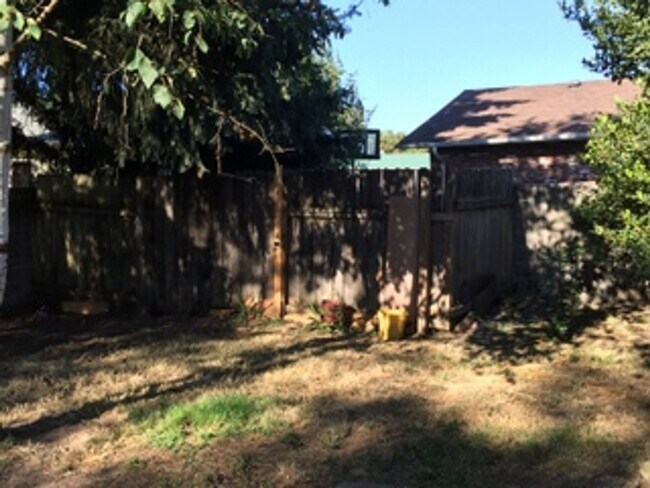 Building Photo - 286b