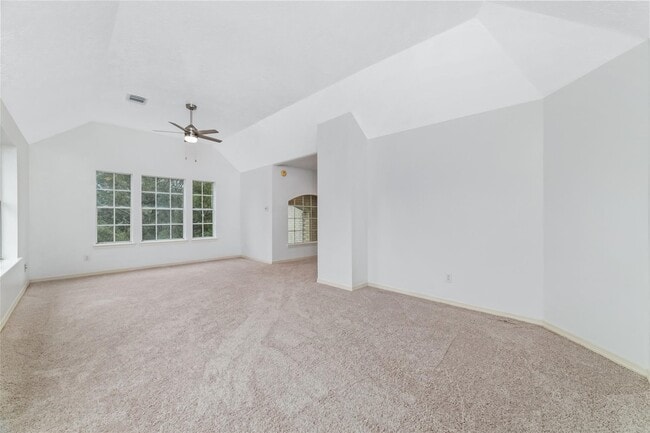 Building Photo - 304 Lago Vista St