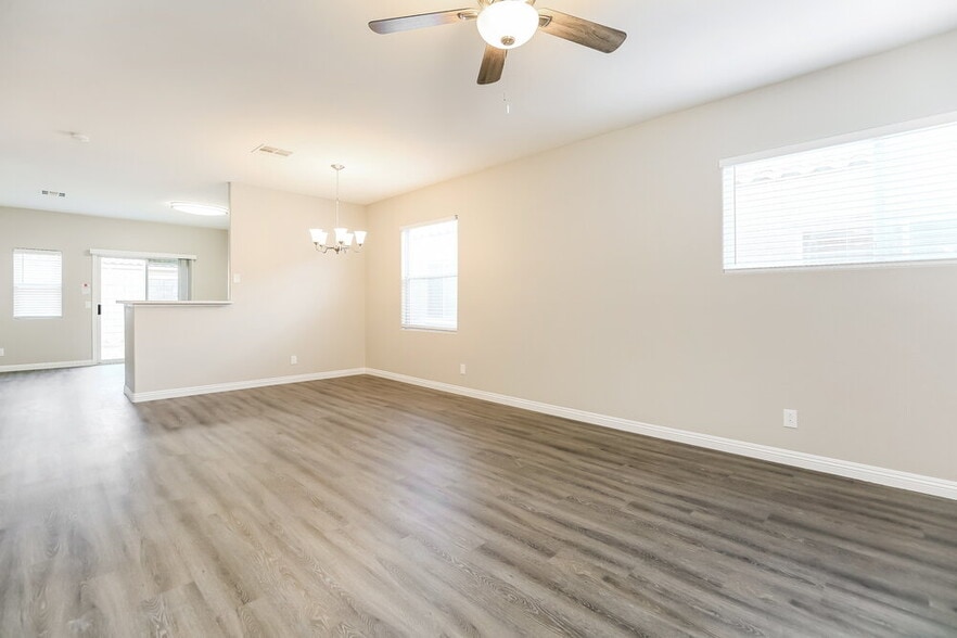 Building Photo - 9878 Mackovski Ct