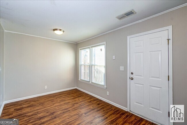 Building Photo - 2201 Walden Dr