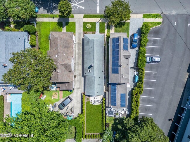 Building Photo - 520 Brighton Ave