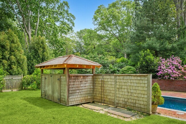 Building Photo - 5 Baiting Hollow Rd
