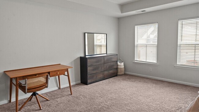 Building Photo - Stylish 3 Bedroom Townhome in The Commons – Richmond Hill Living at Its Finest