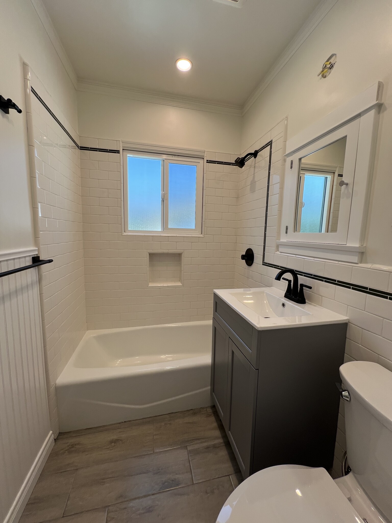 Bathroom - 715 W Colorado Blvd