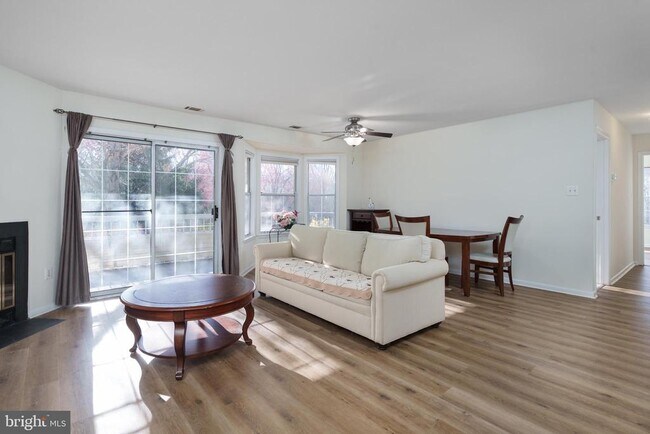 Building Photo - 206 Salem Ct