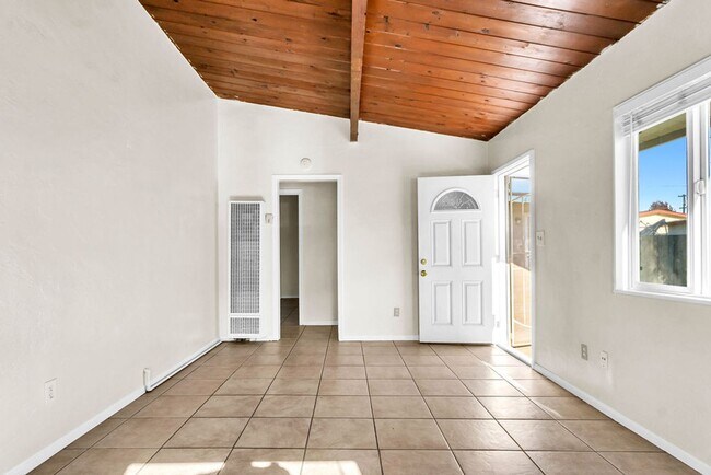 Primary Photo - Clairemont Mesa Blvd 4414-4416 Duplex