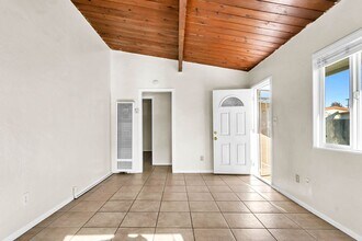 Building Photo - Clairemont Mesa Blvd 4414-4416 Duplex