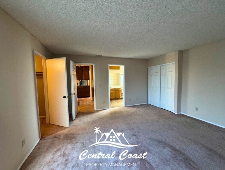 Building Photo - 800 S College Dr