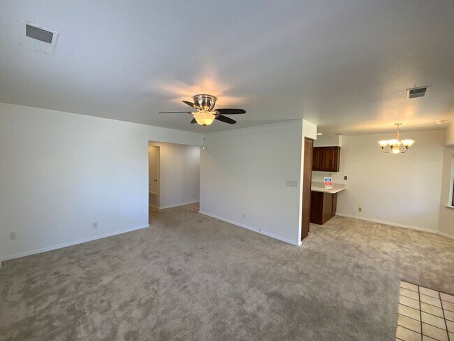 Building Photo - 3 Bedroom Single Story Home Available Near...