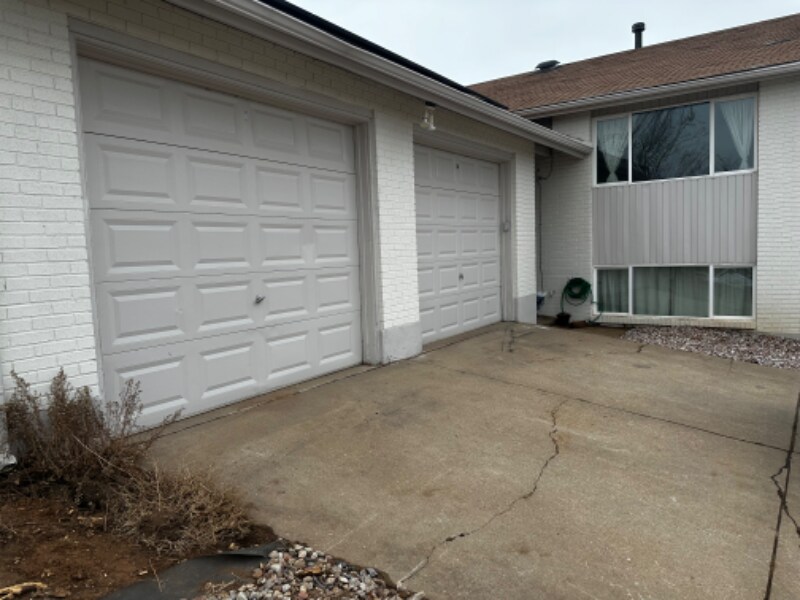 Building Photo - 3306 N Fairfield Rd