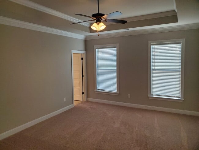 Building Photo - 102 Elledge Farm Dr