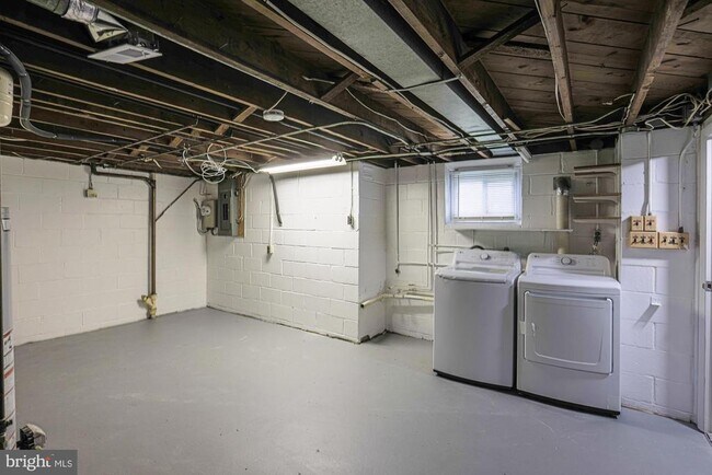 Building Photo - 5809 Eurith Ave