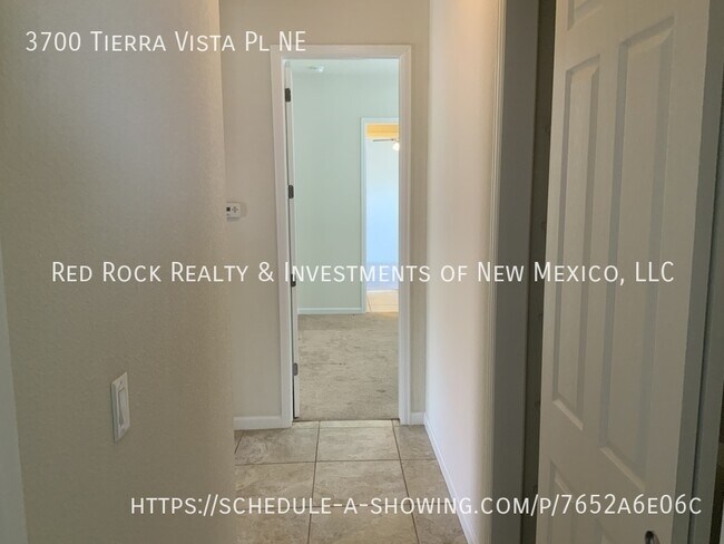 Building Photo - 3700 Tierra Vista Pl NE